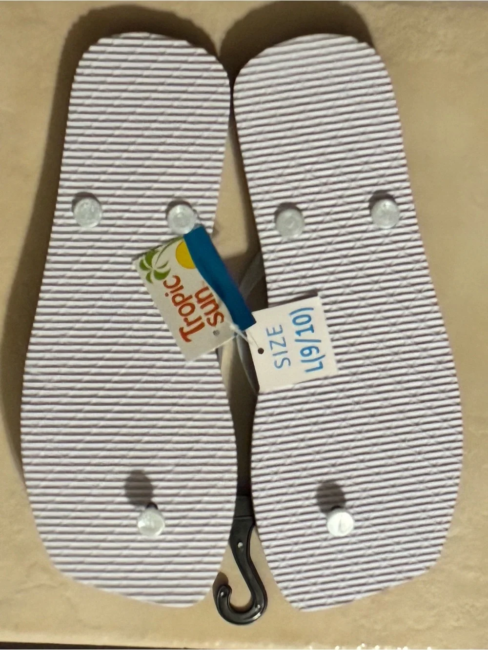 Women’s White Flip Flop Sandals - Classic Comfortable Beach Slides